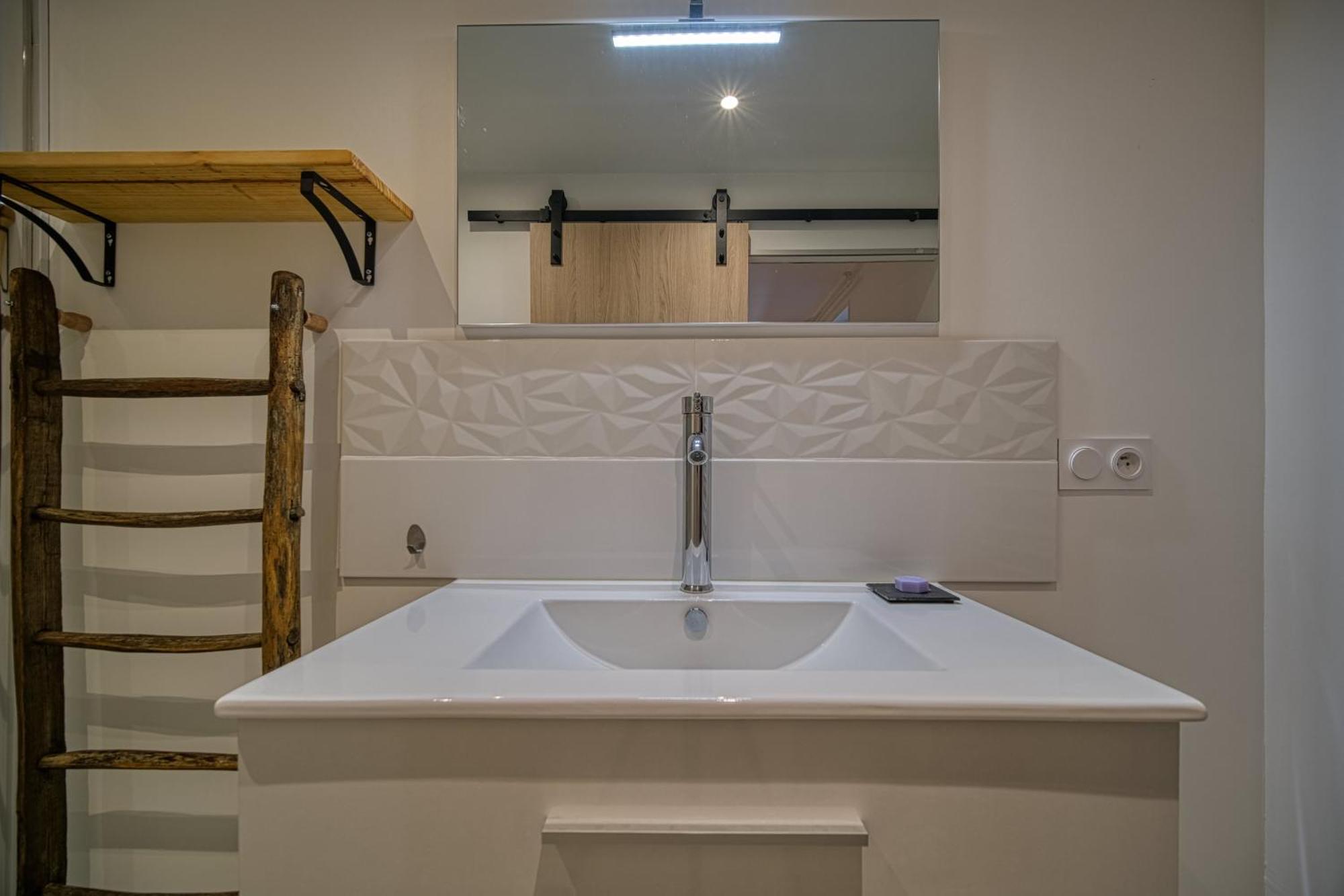 Maison Michonieres - Gite 3 Etoiles - 8 Personnes Miribel  Eksteriør bilde